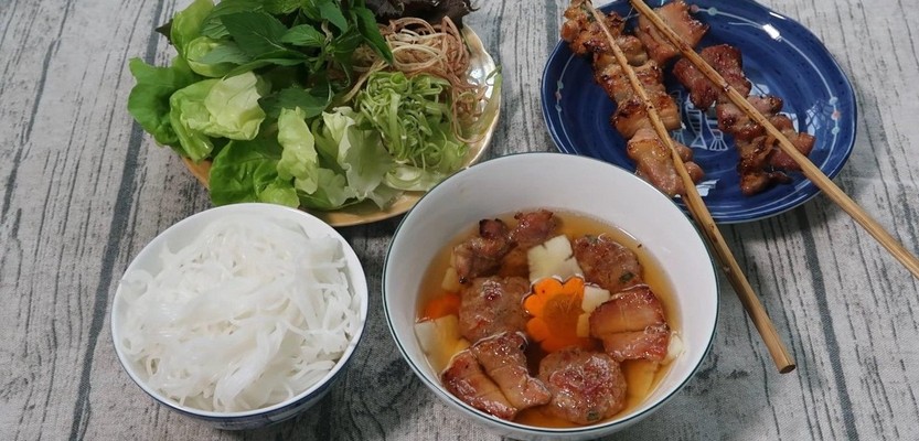 Bánh Cuốn Nóng & Bún Chả Hà Nội - Chế Lan Viên