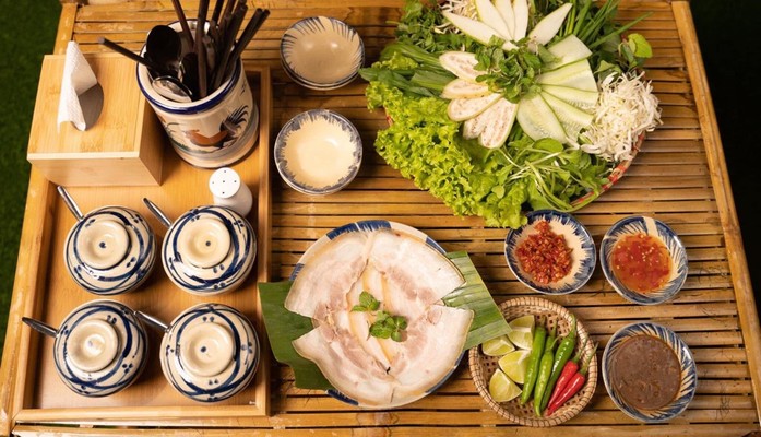 Mì Quảng Mẹn Mà - 253 Lê Thanh Nghị