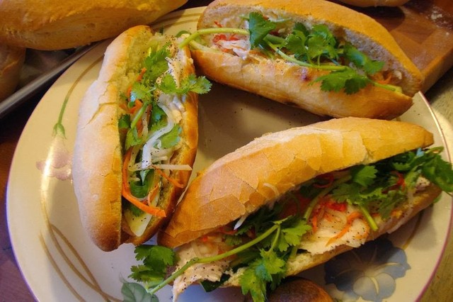 Bánh Mì Sành - Bánh Mì & Cafe Sữa Tươi - Huỳnh Văn Cừ