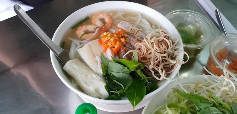 Quán Bún Cô Út - Tân Thuận Tây