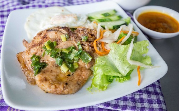 Cơm Tấm Sài Gòn Lan Phương - Bùi Hiển