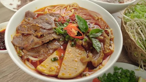 Bếp Bà Lụa - Phở, Bún Bò Huế & Cháo Ếch Cay - Phú Lợi