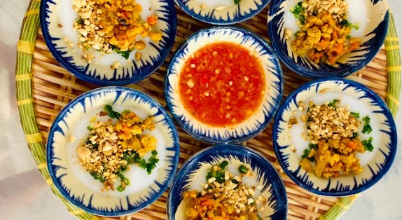 Bánh Xèo Bình Định Dung Nguyễn - Chả Ram & Bánh Bèo Chén - Lê Hồng Phong