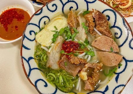 Quán Bún Bò 68 Long Bình - Lê Nguyên Đạt