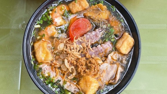 Lẩu & Bún Riêu Hải Sản Trang Bếu - Yên Phụ