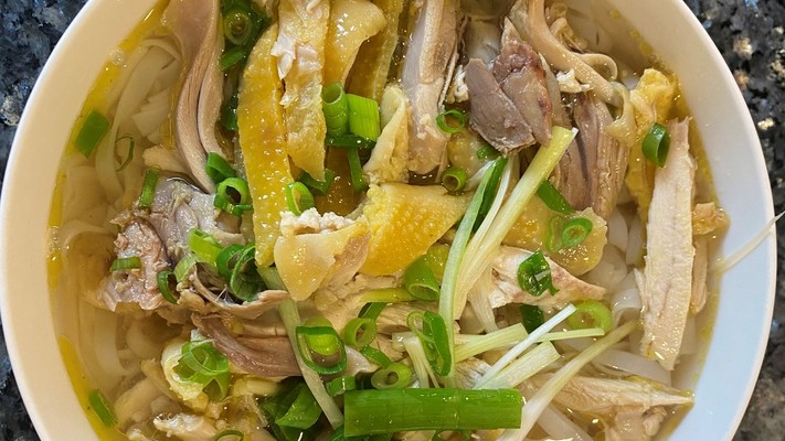 Phở Ngon Con Gà Vàng Vinhomes Quận 9