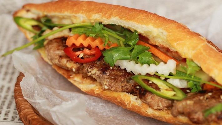 Lò Bánh Mì - Heo Quay Phương Anh - Tô Ngọc Vân