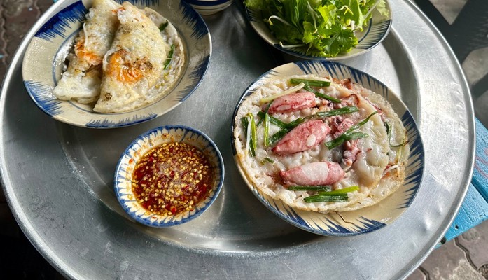 Bánh Xèo Mực, Bún Mắm Nêm & Đặc Sản Miền Trung - Nguyễn Gia Trí