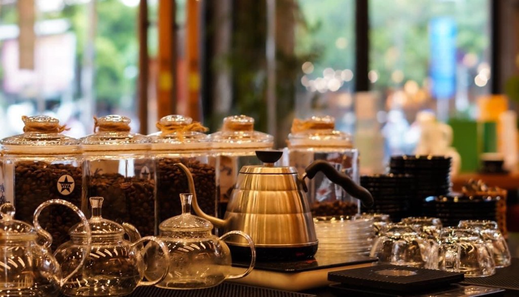 Quán Nước Mát Hoàng Yến - Coffee & Đồ Ăn Vặt ở Quận Bình Tân, TP. HCM ...