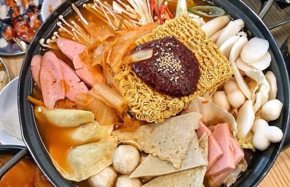 Tokbokki Phi Phụng - Bò Sốt Hàu