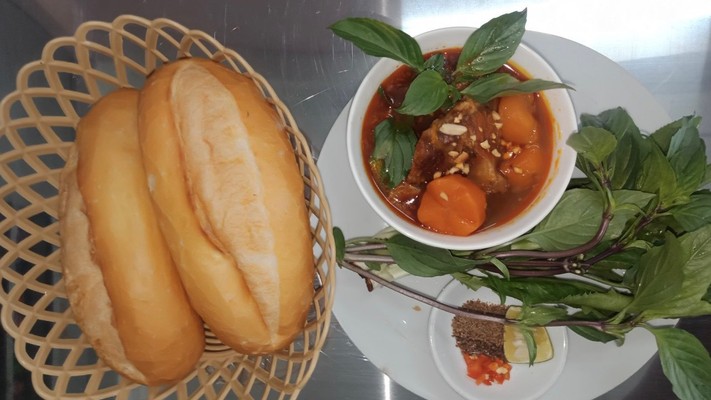 Quán Ăn Thắng - Phở, Bún Riêu & Bò Kho - Trần Việt Châu