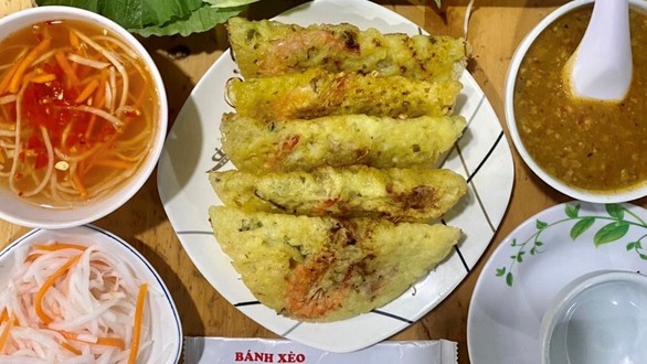 Bánh Xèo Cô Nguyệt 77 - Phạm Văn Đồng