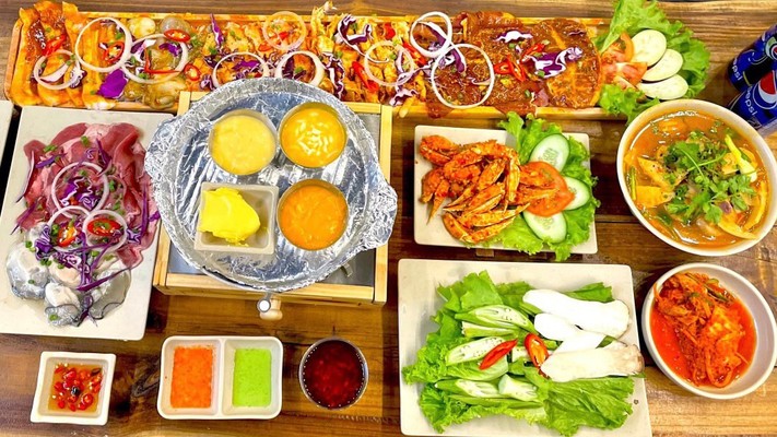 Tiệm Lẩu Nướng Ú NÙ - Phùng Chí Kiên