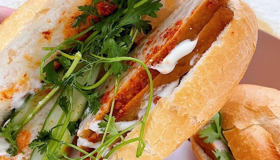Bánh Mì, Bún Cá & Nước Ép - Văn Chương