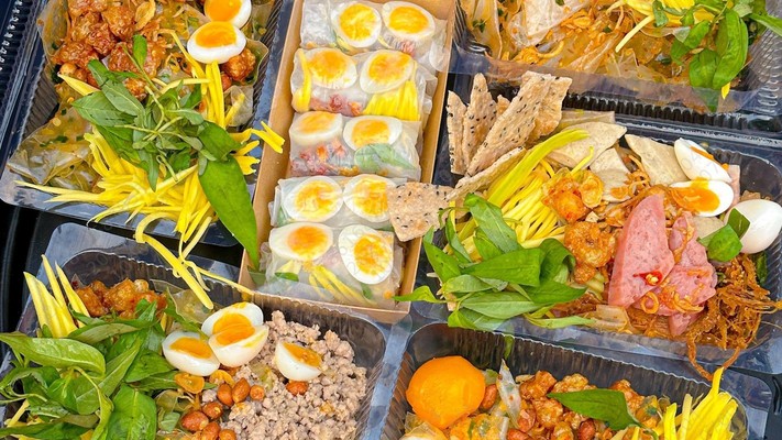 Ăn Vặt & Bánh Tráng Triệu Gia - Trương Định