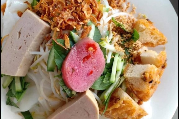 Bánh Cuốn Cô Ba - Lê Văn Thọ