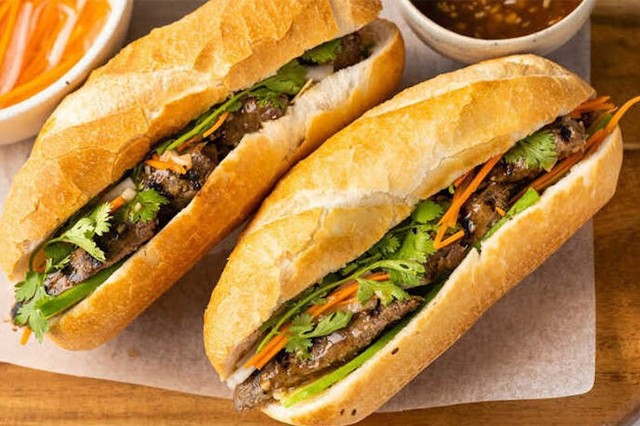 Bánh Mì Bò Xào - Ghé "Xí" Rồi Đi