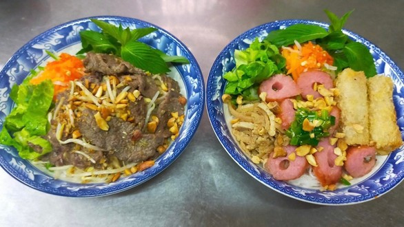 Bún Xào Đề Thám - Bún Xào Bò, Gỏi Cuốn & Sâm - Đề Thám