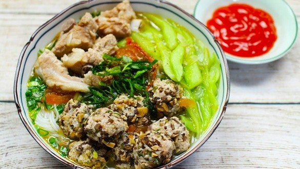 Bee Quán - Bún Sườn Chua, Cháo Sườn & Mì Trộn Indomie - Thái Lợi