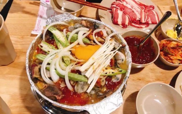 Bò Sốt Hàu D2 - Cà Phê & Trà Sữa - Vòng Xoay Đầm Sen