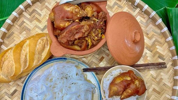 Giò Heo Giả Cầy Bếp Rơm - Nguyễn Trọng Tuyển