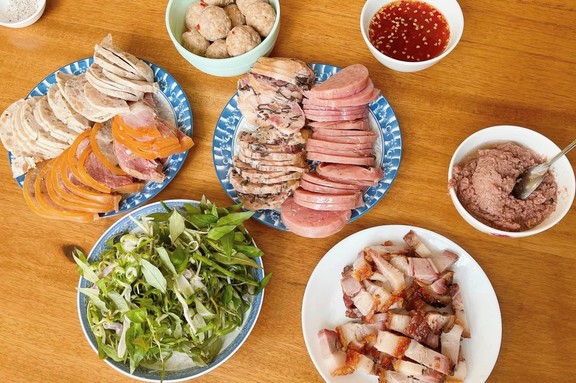 Nem Chả Heo Quay ThanhLan - Hồ Xuân Hương