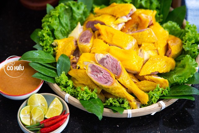 Gà Ủ Muối Cô Kiều - Phan Văn Đối