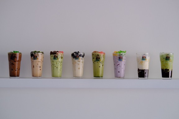 Cánh Cụt - Cách Mạng Tháng 8