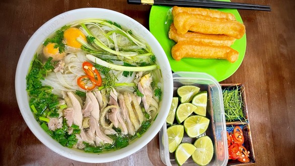 Phở Gà & Lẩu Gà - Cục Tác Quán