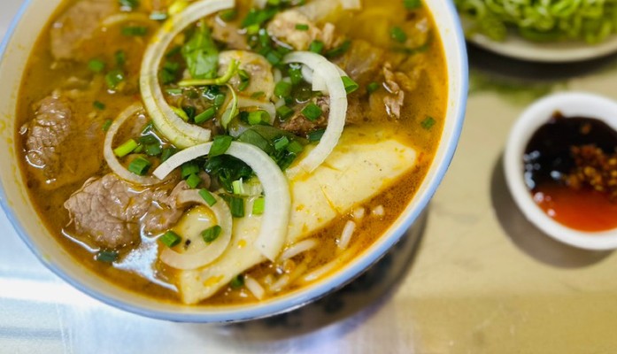 Bún Bò Huế Nhà Tôi - Âu Dương Lân