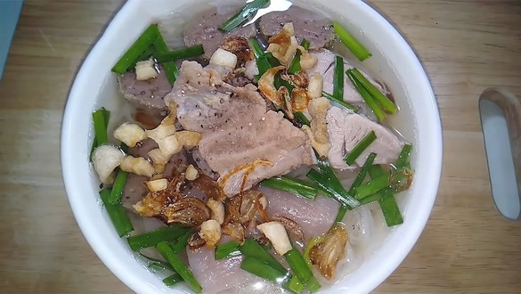 Hủ tiếu Mì, Bánh Canh & Trứng Vịt Lộn - Chị Mai