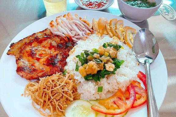 Cơm Sườn Nướng & Cơm Gà Xối Mỡ 247 - Trần Phú Cường