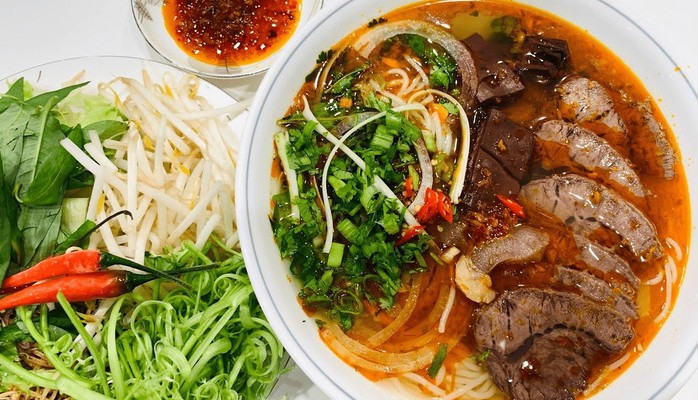 Bún Bò Huế - 74 Định Công