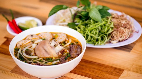 Bún Bò Huế Ông Ba - Nguyễn Phước Lan