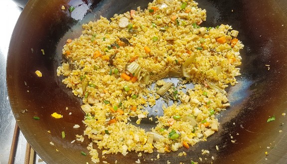 Trọng Tấn - Phở Bò & Cơm Rang - Trần Hưng Đạo