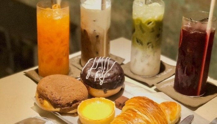 TIỆM BÁNH ÍT NGỌT - TRÀ HOA QUẢ TƯƠI