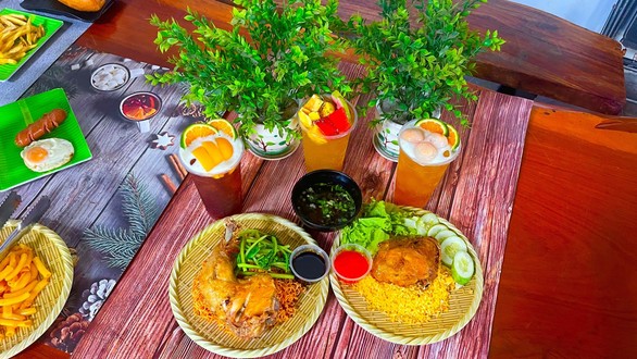 Chảo Bay - Cơm & Mì Trộn