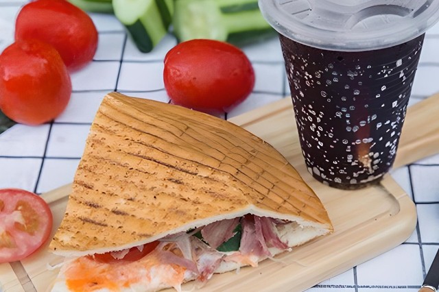 Bánh Mì Đệ Nhất - Cửa Đại