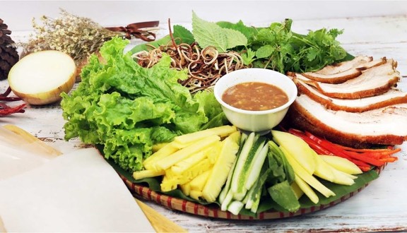 Xôm Quán - Hương Vị Xứ Quảng - 136 Phan Đình Phùng