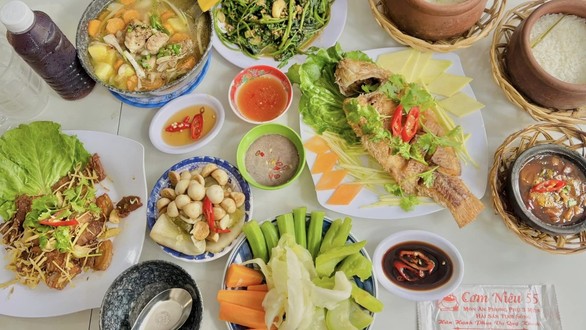 Cơm Niêu 55 - Lê Hồng Phong