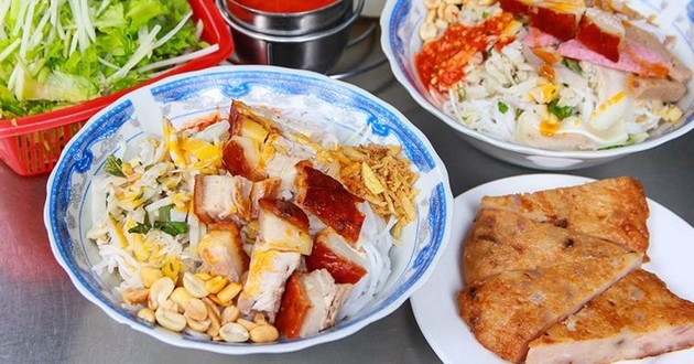 CƠM GÀ CÔ BA BÉO