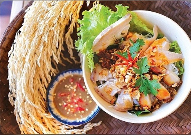Thiên Thần & Người Đẹp - Bánh Canh Xứ Huế & Bún Mắm Nêm Huế