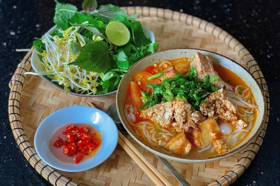Bún Riêu Cô Thúy - Đường 17