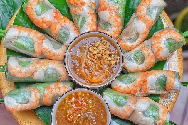 Sâm Thảo Mộc & Trà Đào Thảo Ngân Quán