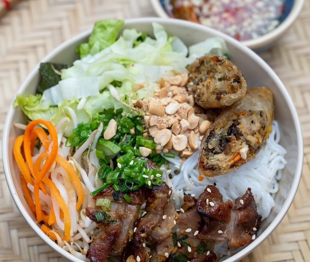 Cơm Gà & Bún Thịt Nướng Tâm Ký - Nam Kỳ Khởi Nghĩa