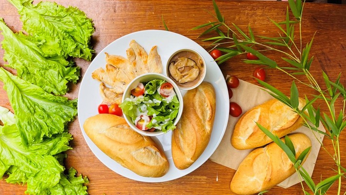 N2 - Bánh Mì Sốt Nấm & Bánh Mì Sốt Vang - Tôn Thất Tùng