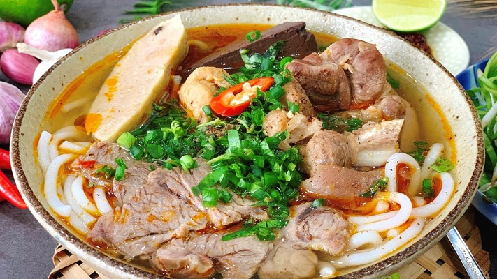 Bún Bò 76 - Nam Kỳ Khởi Nghĩa