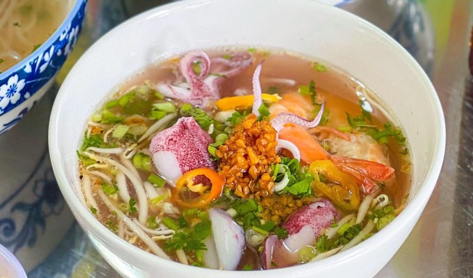 Hủ Tiếu Mực Minh Hiếu - Cách Mạng Tháng 8