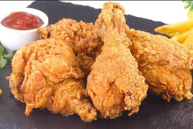 Tiệm Gà Rán 88 Hoàng Xuân Hãn - Xiên Que, Sinh Tố & Chè Thái