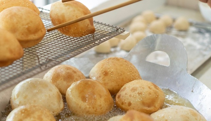 Bánh Tiêu Đậu Xanh A Chảy - Lê Văn Lương